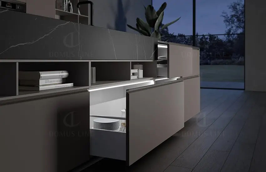 LEAF 2 DR SHE LED - 900