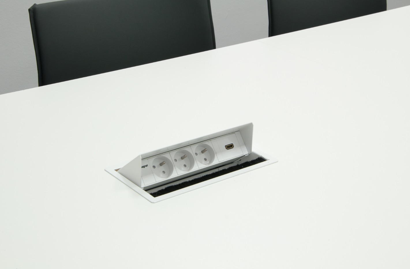 Magnat BOX 5x230V, 2xUSB 3.0 DATA