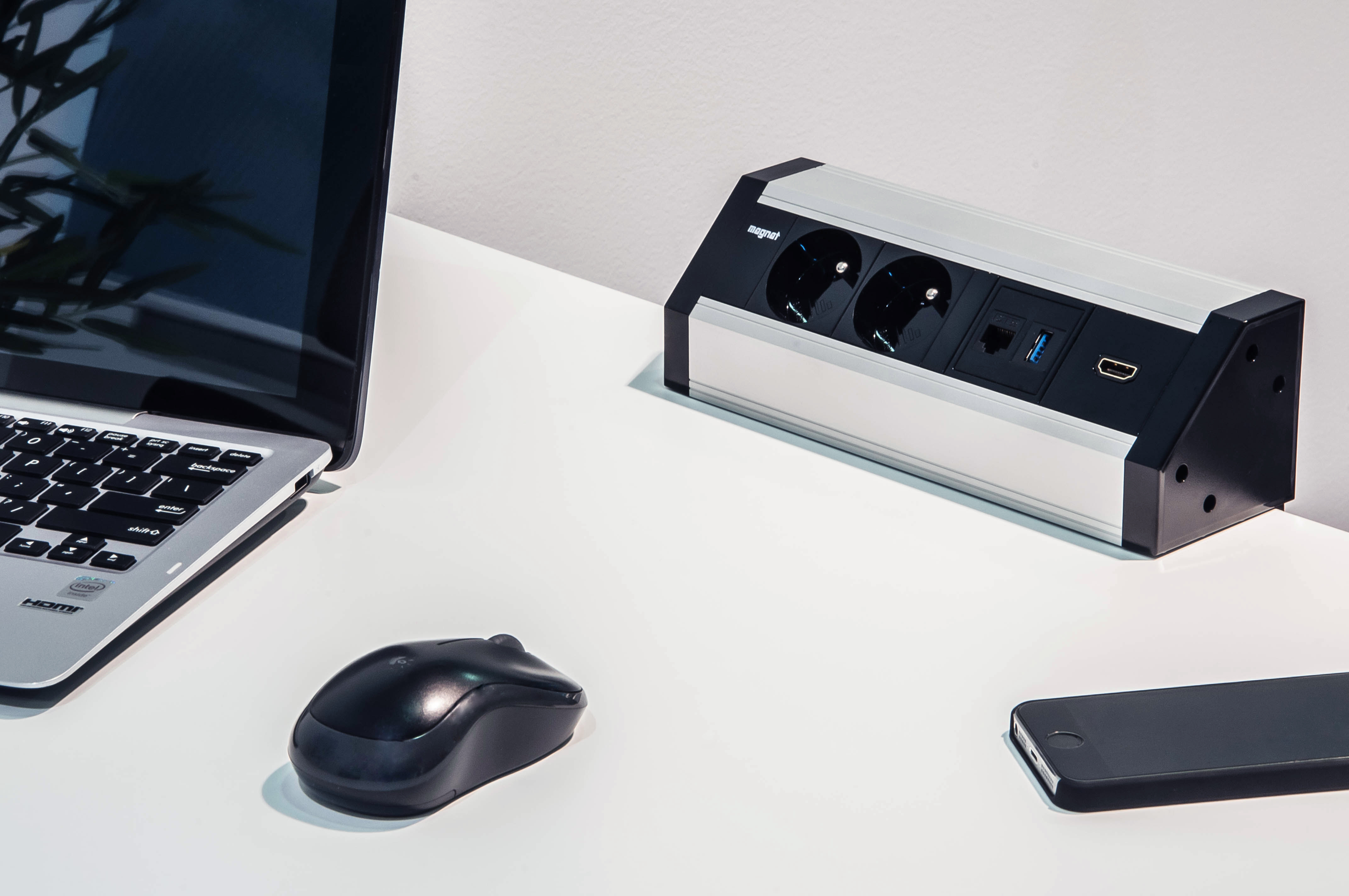 Magnat STICK 5x230V, 1xUSB A+A